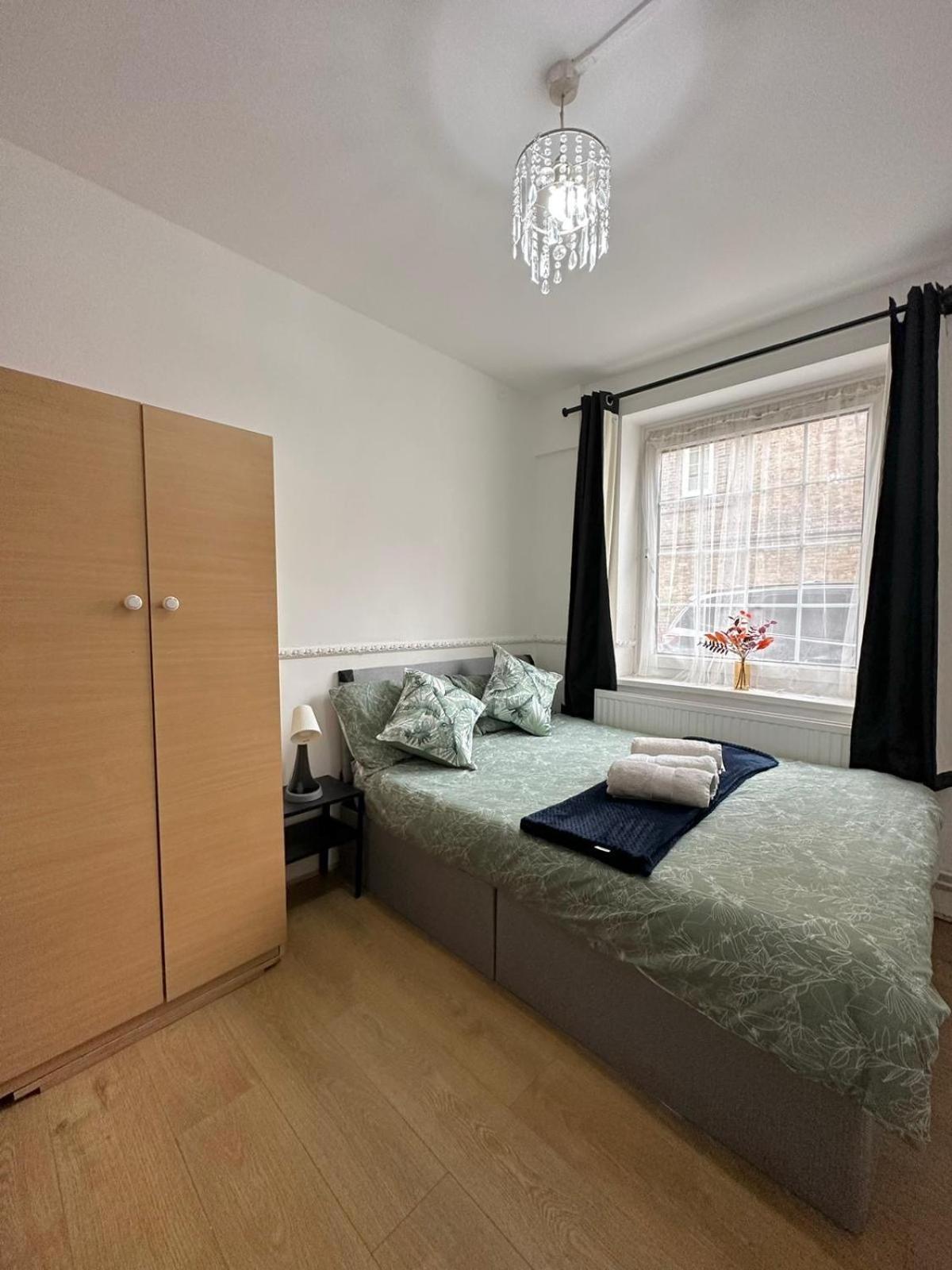2 Bedroom Flat, 2 Minutes Walk To Bethnalgreen Station, Central Londra Exterior foto